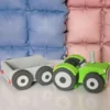 Figur aus Fondant - Grüner Traktor mit Anhänger