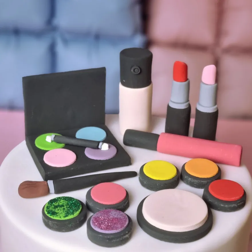 Tortendekoration aus Fondant - Make Up Set